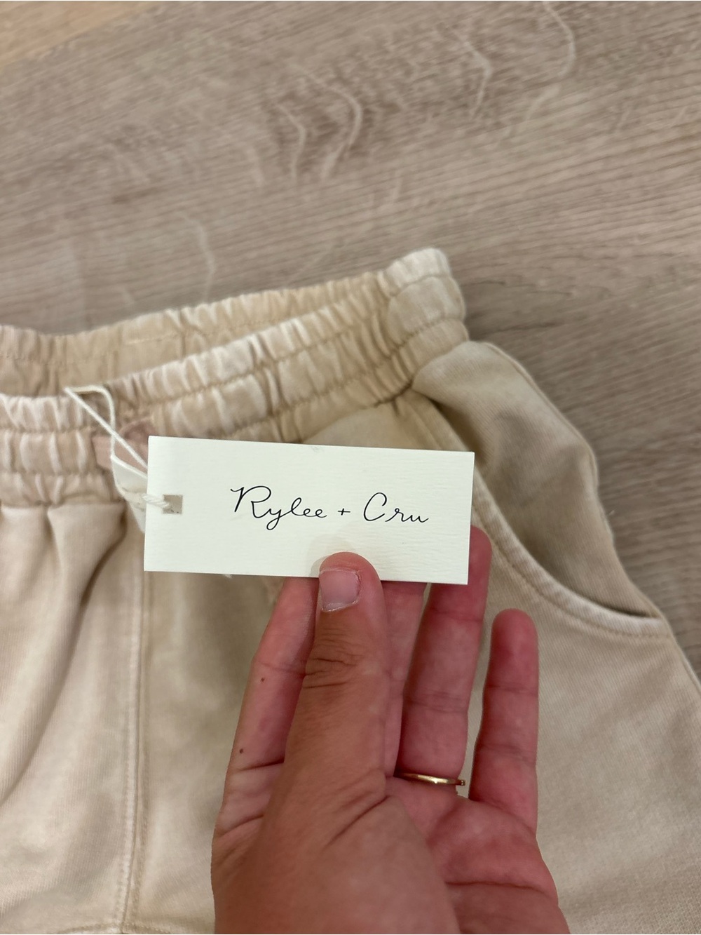 NWT Rylee + Cru Light Relaxed Shorts with Drawstring - Picture 5 of 5